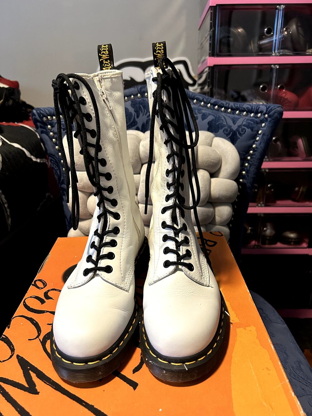 Dr Martens 1B99 Knee High White size 8/EU 39